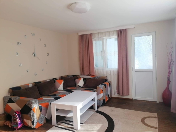 Етаж от къща в Тетевен - 120 кв.м за 567 €/кв.м - Снимка #1