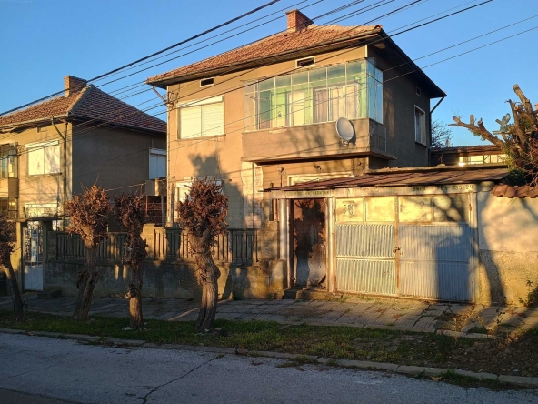 Къща в Павликени - 120 кв.м за 468 €/кв.м - Снимка #1