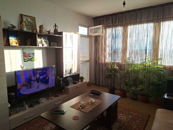 Четиристаен апартамент в Айтос - 100 кв.м за 790 €/кв.м - Снимка #1