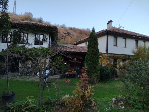 Дава се под наем Къща в с. Тученица, Област Плевен - 240 кв.м за 331.5 € - Снимка #1