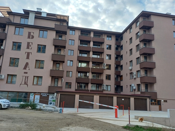 Дава се под наем Гараж / Паркомясто в Благоевград, Запад - 18 кв.м за 61.2 € - Снимка #1