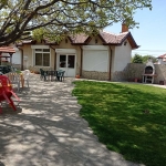 Заведение в с. Белащица, Област Пловдив - 359 кв.м за 836 €/кв.м - Снимка #1