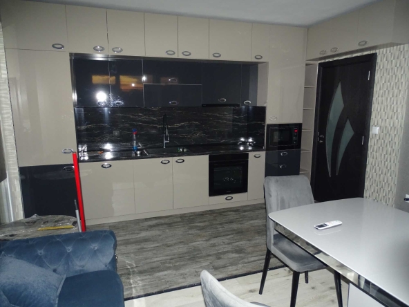 Тристаен апартамент в Бургас, Меден рудник - зона Б - 100 кв.м за 1440 €/кв.м - Снимка #1