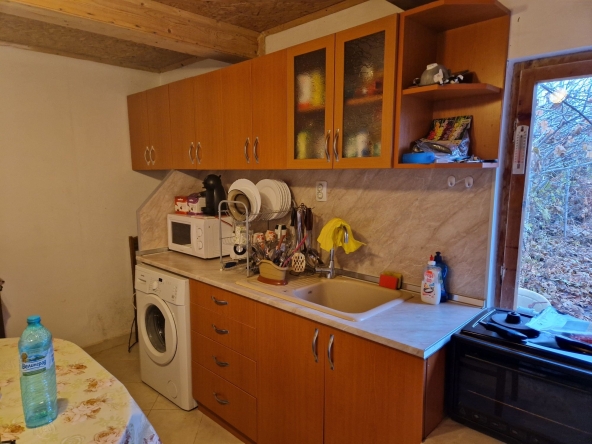 Къща в с. Златовръх, Област Пловдив - 50 кв.м за 867 €/кв.м - Снимка #1