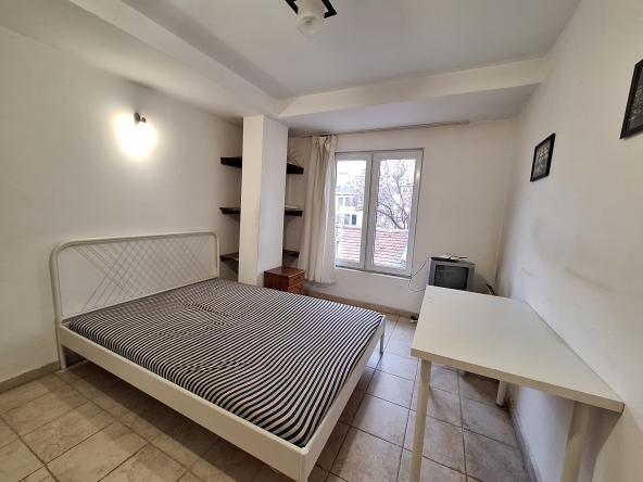 Дава се под наем Ателие в София, Център - 32 кв.м за 255 € - Снимка #1