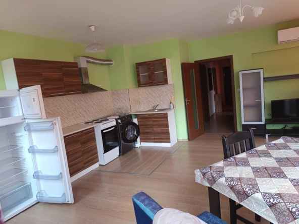 Дава се под наем Тристаен апартамент в Варна, Център - 84 кв.м за 600 € - Снимка #1