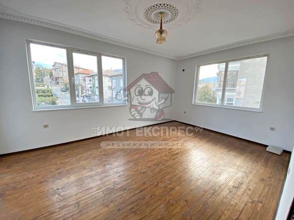 Дава се под наем Многостаен апартамент в Асеновград - 90 кв.м за 204 € - Снимка #1