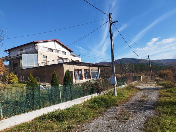 Къща в Перник, Изток - 363 кв.м за 662 €/кв.м - Снимка #1