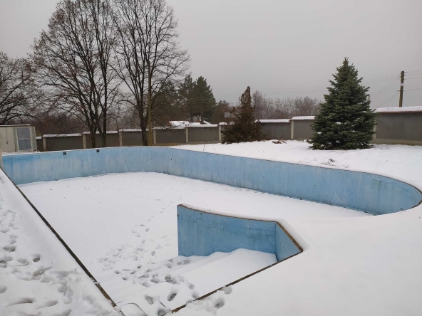 Къща в с. Мечка, Област Русе - 560 кв.м за 715 €/кв.м - Снимка #1