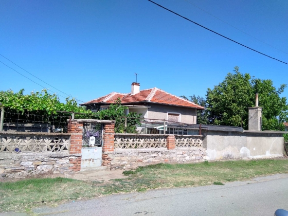 Къща в с. Хаджидимитрово, Област Ямбол - 150 кв.м за 200 €/кв.м - Снимка #1