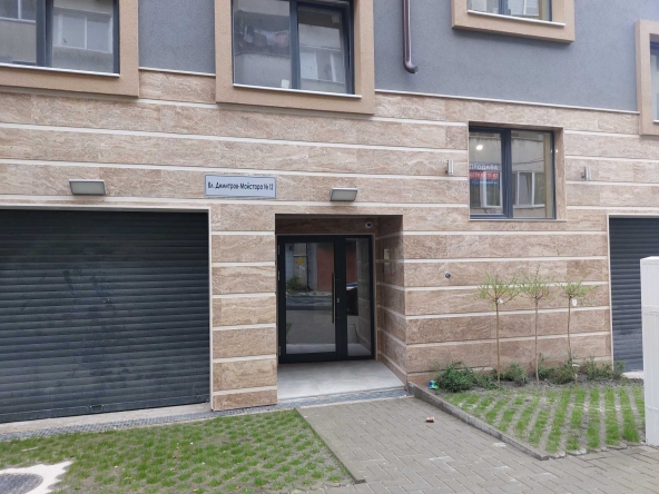 Тристаен апартамент в Варна, Аспарухово - 90 кв.м за 617 €/кв.м - Снимка #1