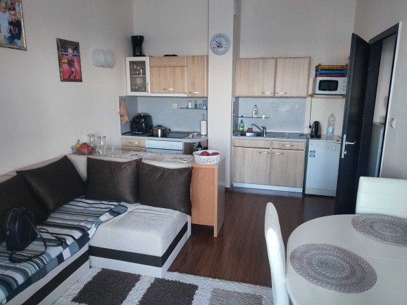 Тристаен апартамент в к.к. Златни пясъци - 108 кв.м за 1343 €/кв.м - Снимка #1