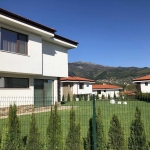 Къща в с. Рударци, Област Перник - 200 кв.м за 2000 €/кв.м - Снимка #1