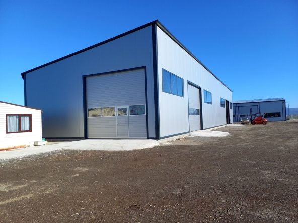 Дава се под наем Склад в с. Волуяк, Област София-град - 750 кв.м за 3570 € - Снимка #1