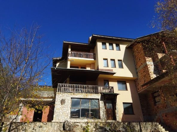 Къща в с. Стойките, Област Смолян - 481 кв.м за 437 €/кв.м - Снимка #1