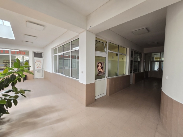 Дава се под наем Офис в Враца, Център - 28 кв.м за 153 € - Снимка #1