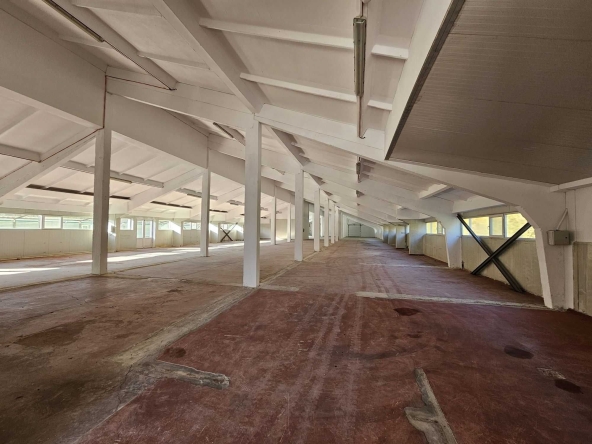 Дава се под наем Склад в с. Стряма, Област Пловдив - 1500 кв.м за 4500 € - Снимка #1