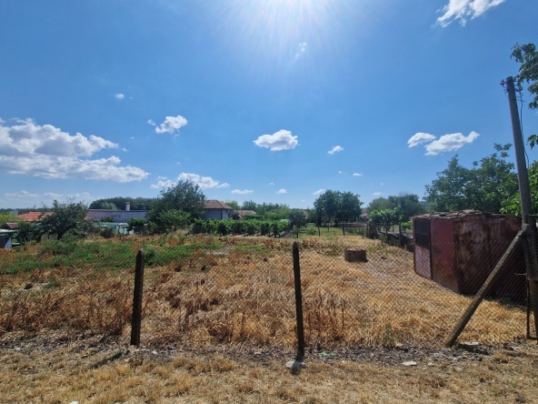 Парцел в Свиленград - 1200 кв.м за 63 €/кв.м - Снимка #1