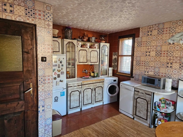 Двустаен апартамент в Копривщица - 77 кв.м за 754 €/кв.м - Снимка #1