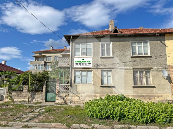 Етаж от къща в Нови пазар - 90 кв.м за 510 €/кв.м - Снимка #1