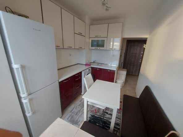 Дава се под наем Двустаен апартамент в Варна, ЖП Гара - 45 кв.м за 280.5 € - Снимка #1