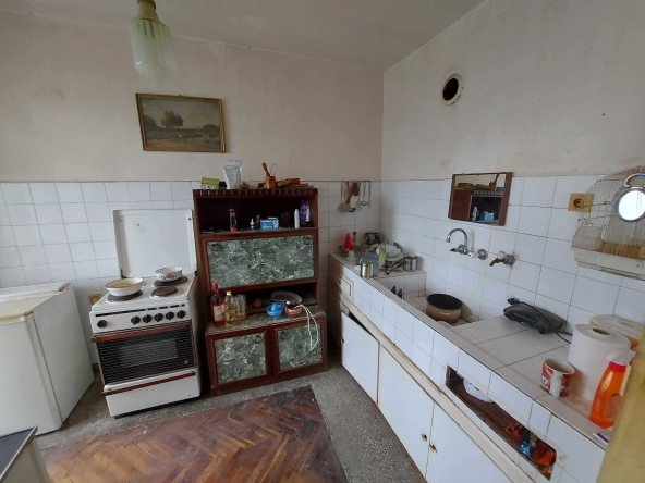 Четиристаен апартамент в Търговище, Център - 120 кв.м за 659 €/кв.м - Снимка #1