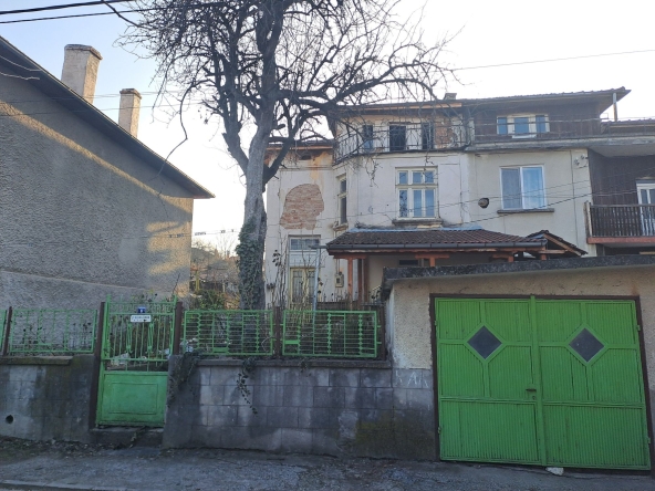 Къща в Луковит - 70 кв.м за 875 €/кв.м - Снимка #1