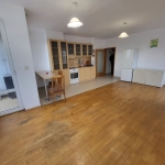 Дава се под наем Тристаен апартамент в Варна, Център - 95 кв.м за 408 € - Снимка #1