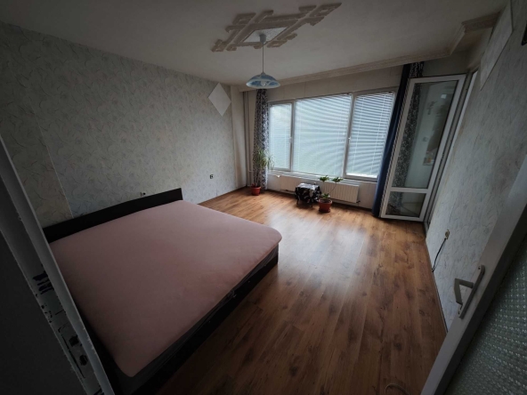 Дава се под наем Тристаен апартамент в Пловдив, Тракия - 61 кв.м за 357 € - Снимка #1