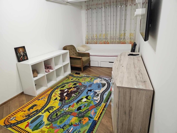 Дава се под наем Тристаен апартамент в Бургас, Меден рудник - зона Б - 68 кв.м за 350 € - Снимка #1