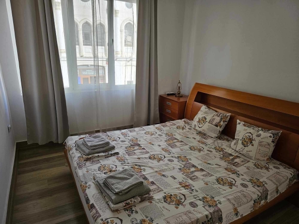 Дава се под наем Тристаен апартамент в Бургас, Център - 72 кв.м за 400 € - Снимка #1