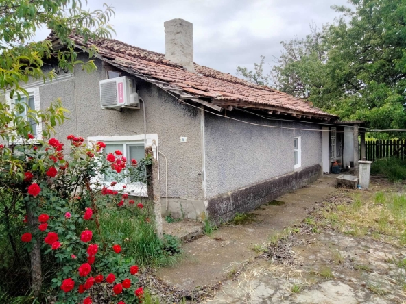 Къща в с. Коларово, Област Силистра - 80 кв.м за 389 €/кв.м - Снимка #1