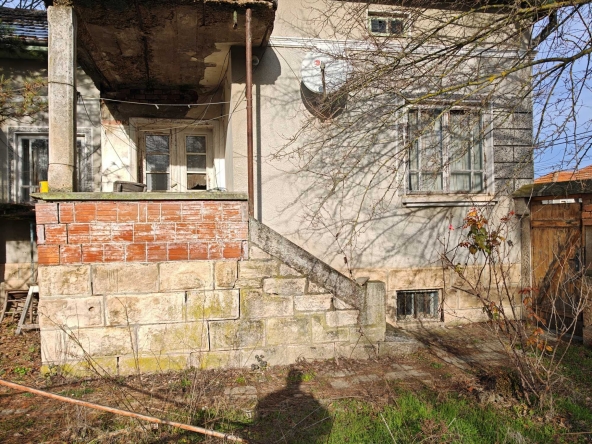 Къща в с. Острица, Област Русе - 100 кв.м за 150 €/кв.м - Снимка #1