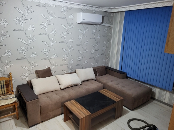 Дава се под наем Двустаен апартамент в Хасково, Център - 67 кв.м за 204 € - Снимка #1