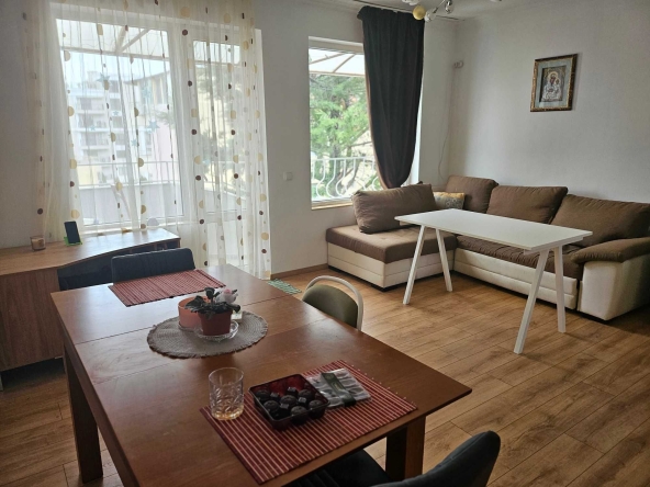 Двустаен апартамент в Варна, Бриз - 86 кв.м за 2082 €/кв.м - Снимка #1