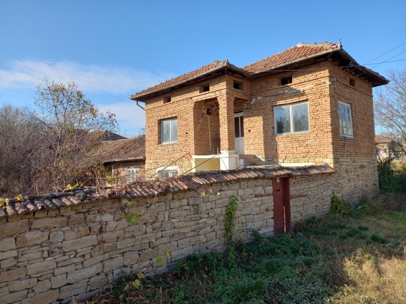 Къща в с. Обединение, Област Велико Търново - 100 кв.м за 125 €/кв.м - Снимка #1