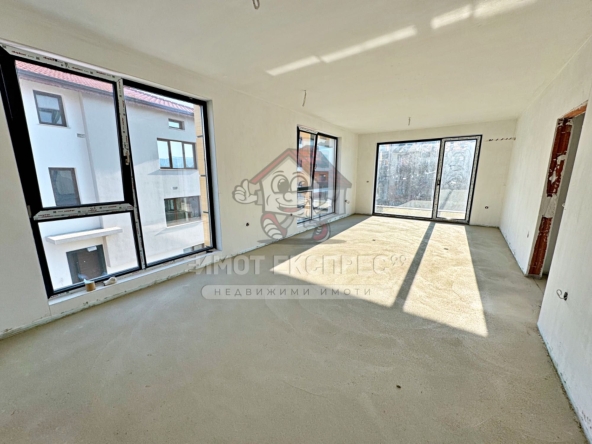 Двустаен апартамент в Асеновград - 80 кв.м за 1000 €/кв.м - Снимка #1