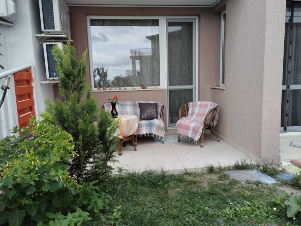 Тристаен апартамент в Бяла - 84 кв.м за 929 €/кв.м - Снимка #1