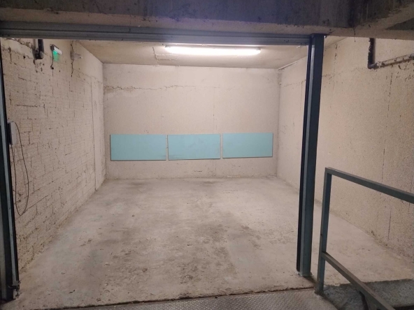 Дава се под наем Гараж / Паркомясто в Варна, Гранд Мол Варна - 17 кв.м за 61.2 € - Снимка #1