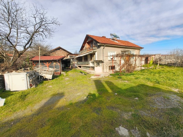 Къща в с. Богомилово, Област Стара Загора - 300 кв.м за 298 €/кв.м - Снимка #1