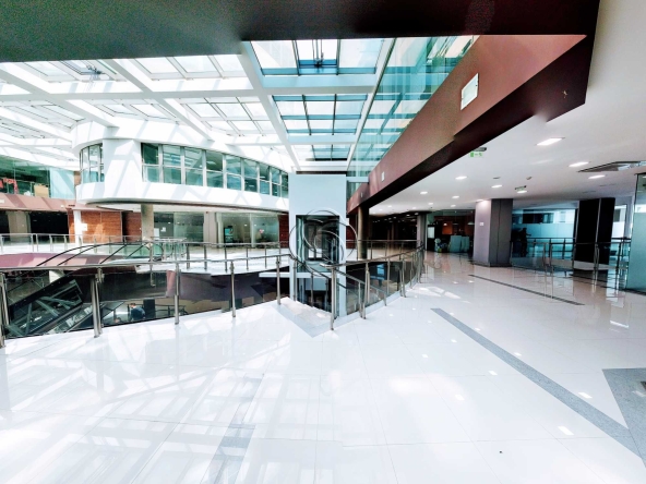 Дава се под наем Магазин в София, Младост 3 - 32 кв.м за 275 € - Снимка #1