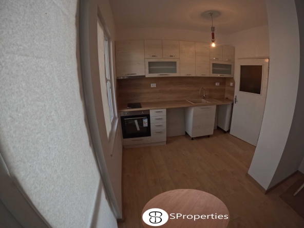 Етаж от къща в Асеновград - 100 кв.м за 1500 €/кв.м - Снимка #1