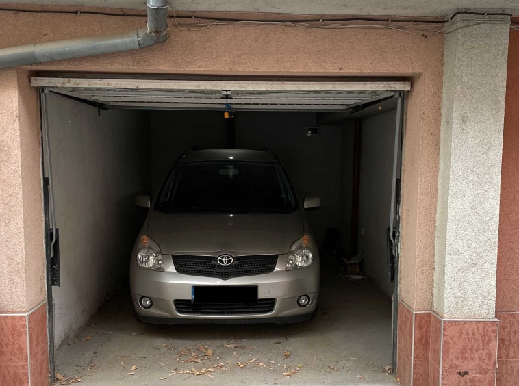 Дава се под наем Гараж / Паркомясто в Пловдив, Кършияка - 10 кв.м за 102 € - Снимка #1