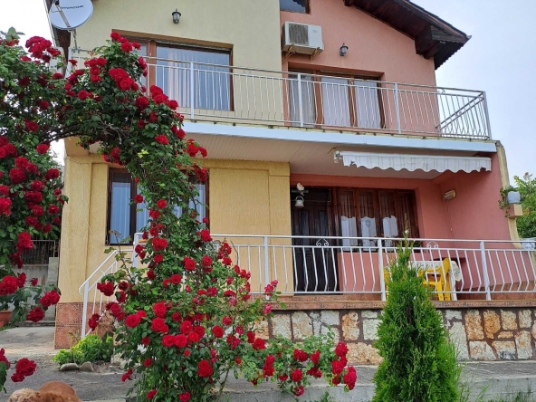 Къща в Балчик - 152 кв.м за 1027 €/кв.м - Снимка #1