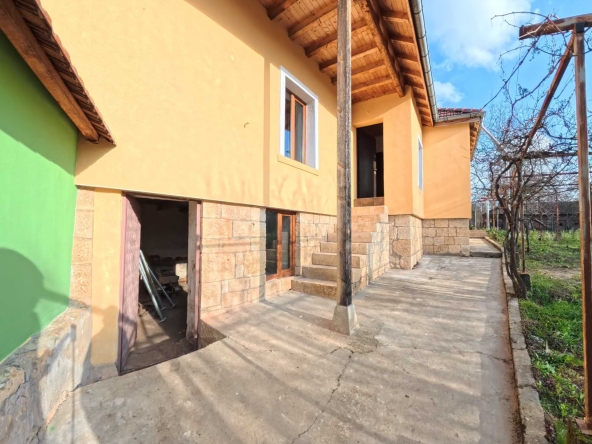 Къща в Разград, Лудогорие - 178 кв.м за 220 €/кв.м - Снимка #1