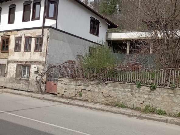 Етаж от къща в Трявна - 100 кв.м за 408 €/кв.м - Снимка #1