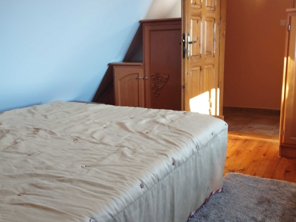 Дава се под наем Тристаен апартамент в Варна, Бриз - 140 кв.м за 892.5 € - Снимка #1