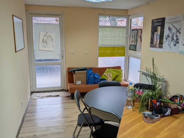 Дава се под наем Офис в София, Зона Б-19 - 25 кв.м за 250 € - Снимка #1