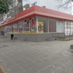 Дава се под наем Магазин в Силистра, в.з. Юг - 250 кв.м за 1020 € - Снимка #1