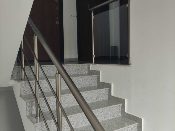 Едностаен апартамент в Бургас, Изгрев - 42 кв.м за 1881 €/кв.м - Снимка #1